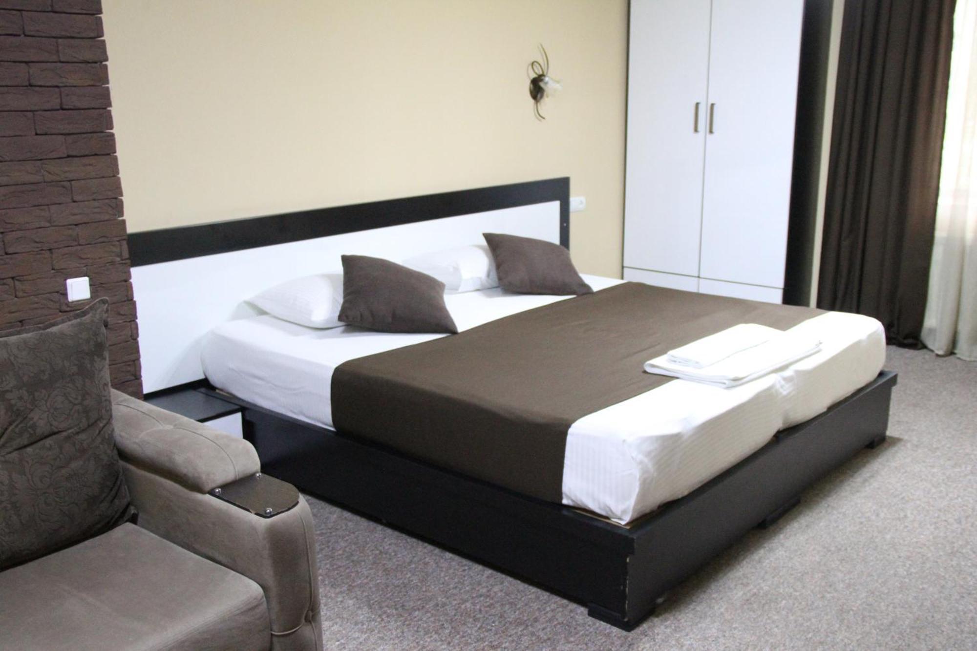 Hotel Diplomat Tiflis Habitación foto