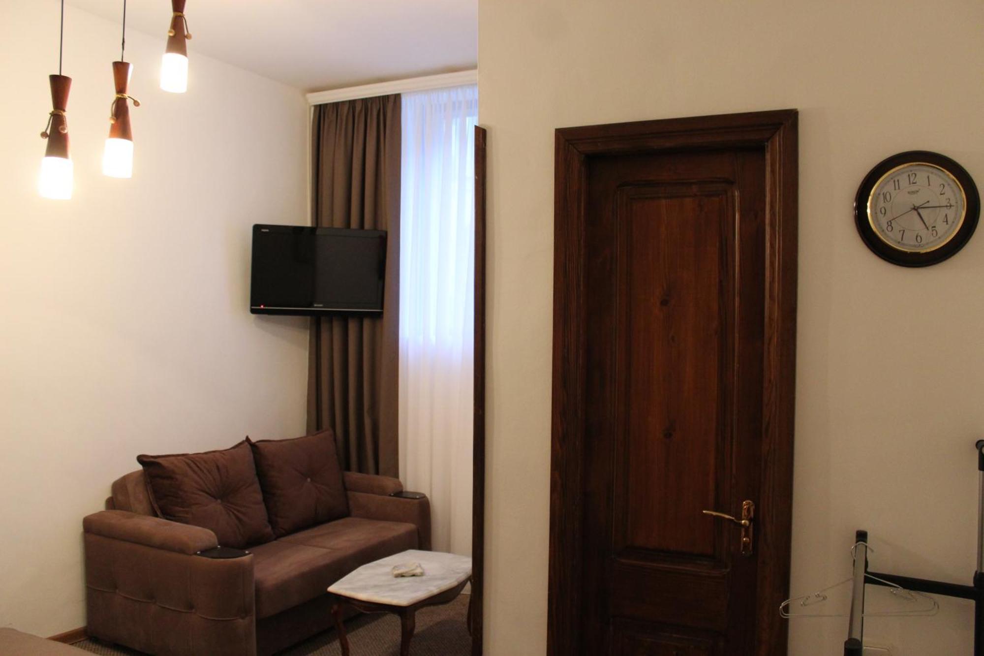Hotel Diplomat Tiflis Exterior foto