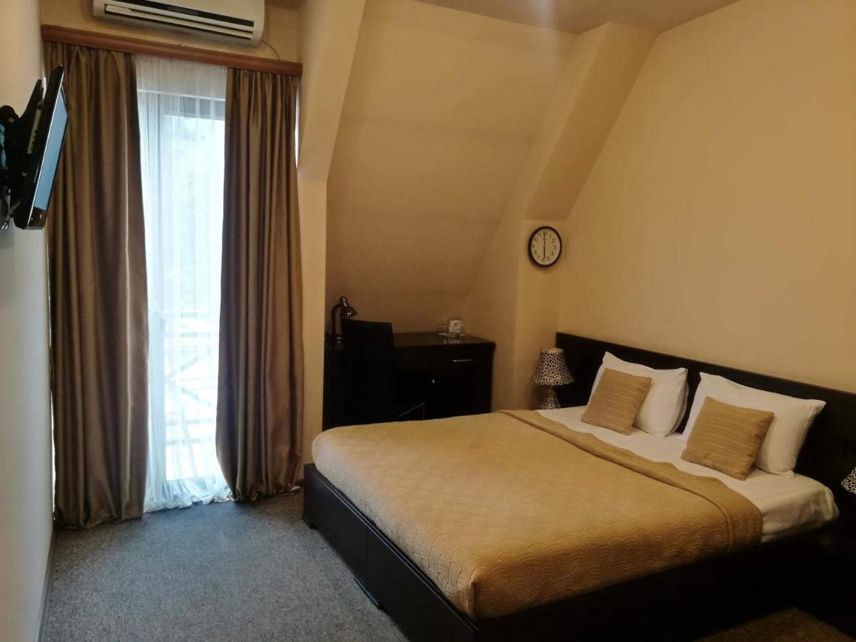 Hotel Diplomat Tiflis Exterior foto